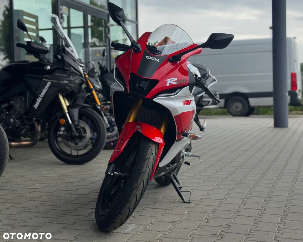 Yamaha YZF - 6