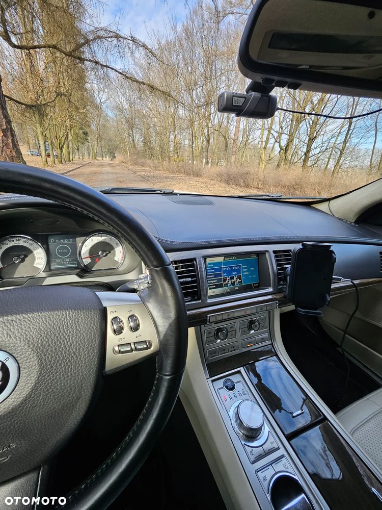 Jaguar XF XFR - 9