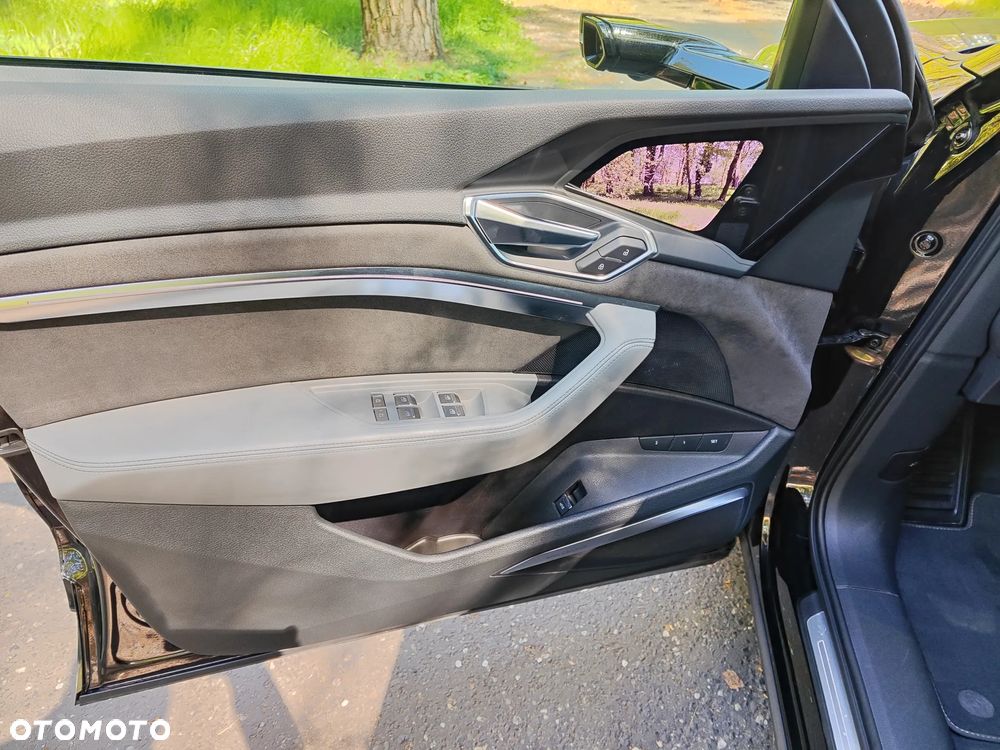 Audi e-tron 50 Quattro S Line - 24