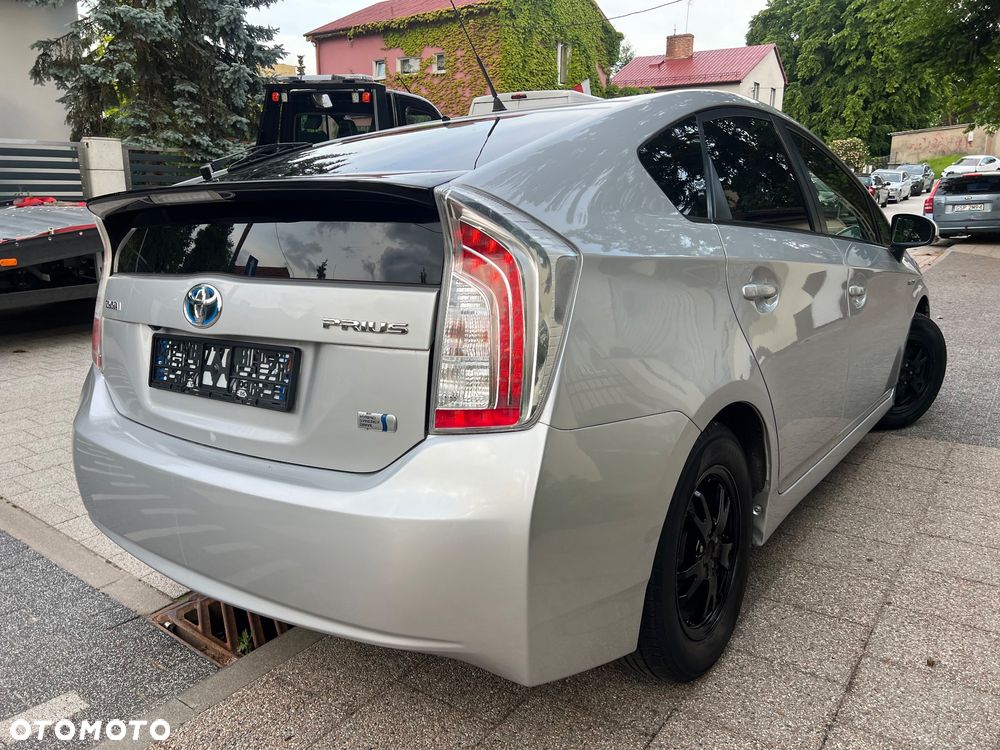 Toyota Prius 1.8 Hybrid Premium - 3