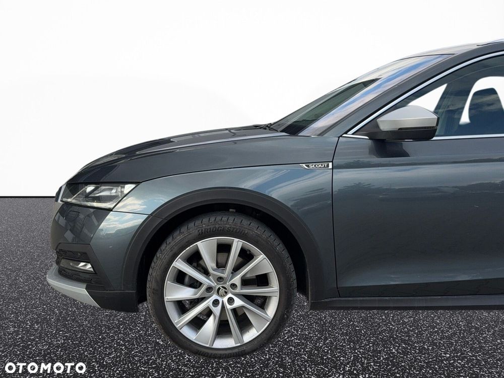 Skoda Octavia 2.0 TDI 4x4 Scout DSG - 10