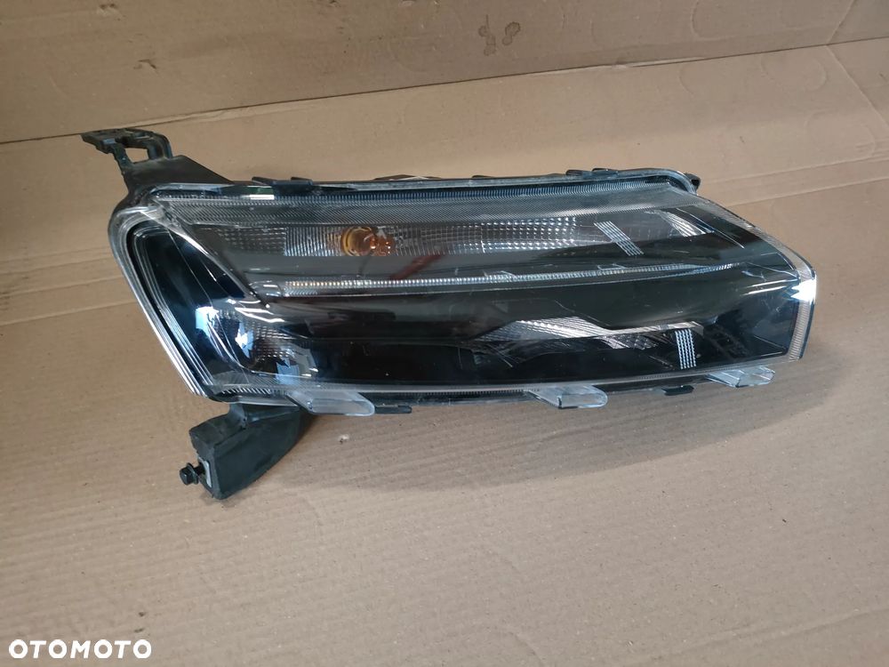 Dacia Spring Elektryk 22- LAMPA PRAWY PRZÓD LED 266008993R - 3