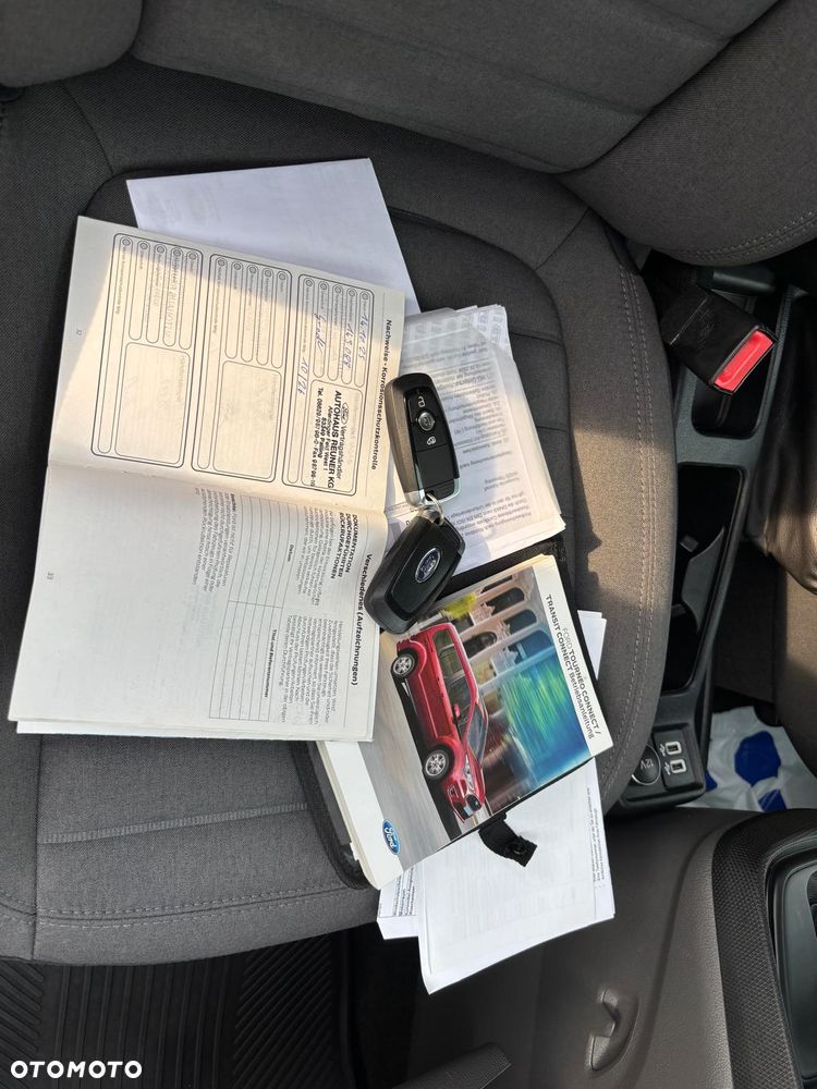 Ford Tourneo Connect Grand - 36