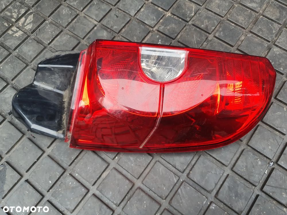 COLT VI FL Z30 LAMPA TYŁ LEWY 5D LIFT EUROPA - 1