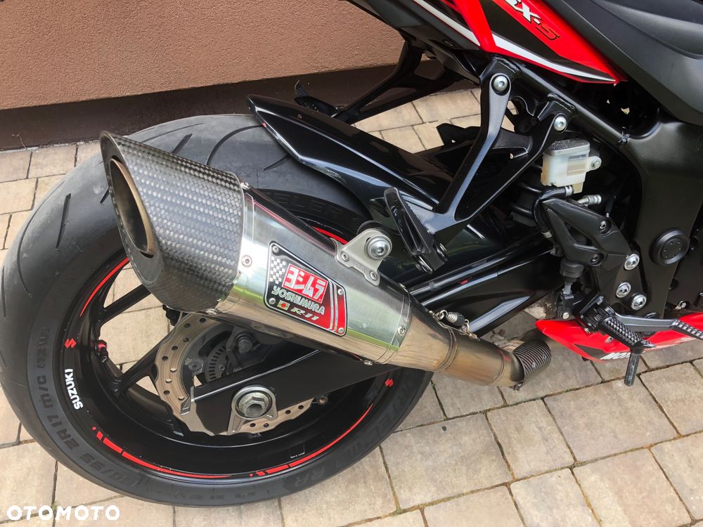 Suzuki GSX - 17