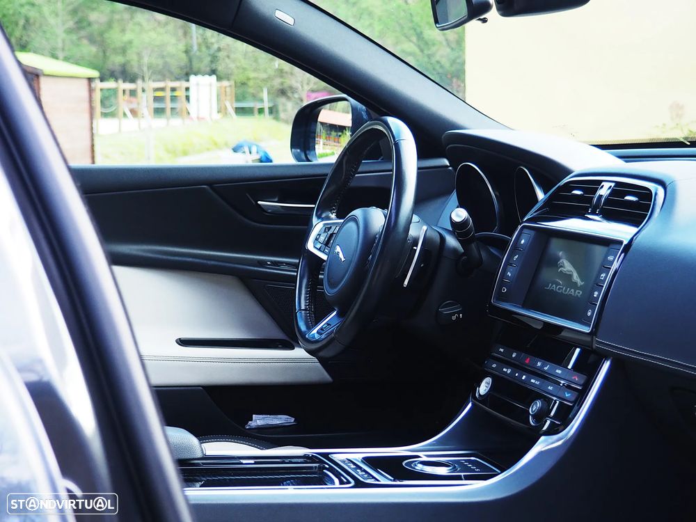 Jaguar XE 20d Aut. R-Sport - 19