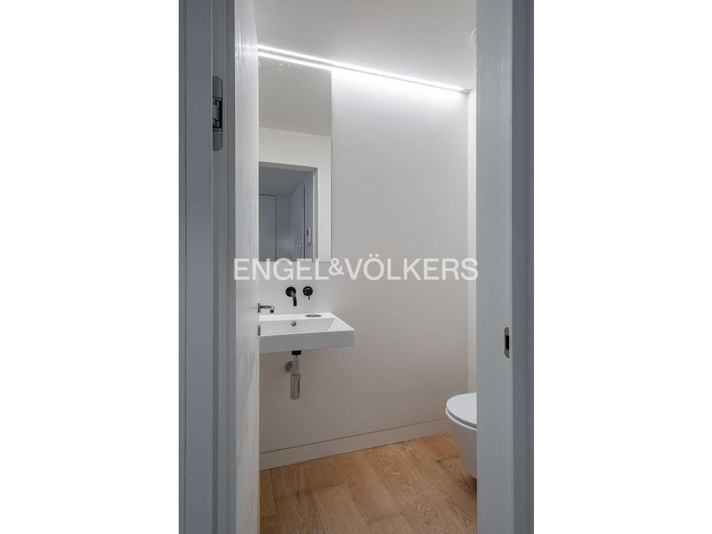Apartamento T2+1 na Avenida Infante Santo - Grande imagem: 4/29