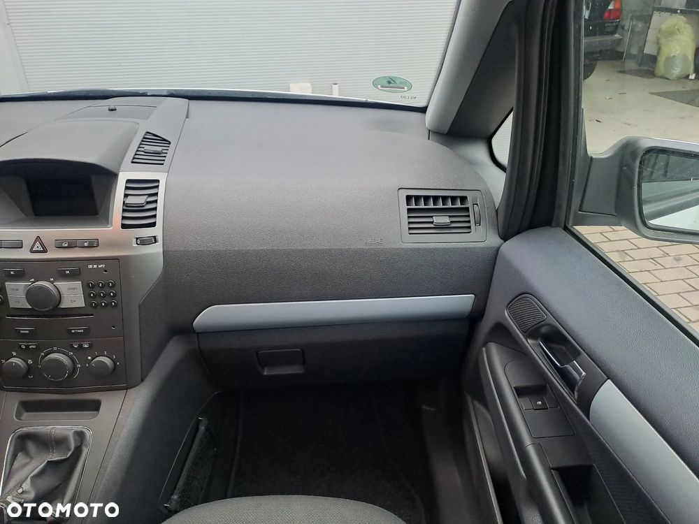 Opel Zafira 1.8 Cosmo - 18