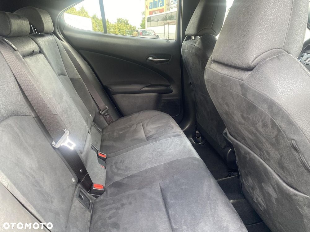 Lexus UX 300h Business - 13