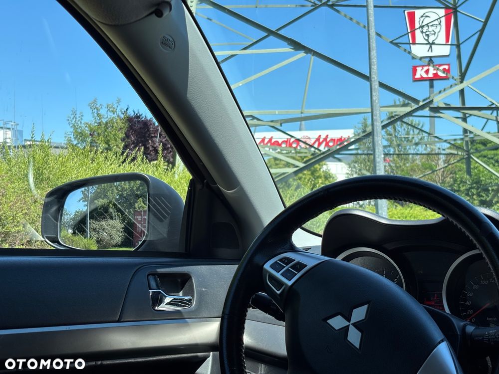 Mitsubishi Lancer 1.6 Invite - 16