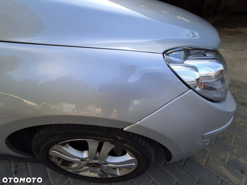 SPRZEDAM MERCEDES B-KLASA W245 PRAWY PRZEDNI BŁOTNIK W KOLOR 761 W ORYGINALE - 2