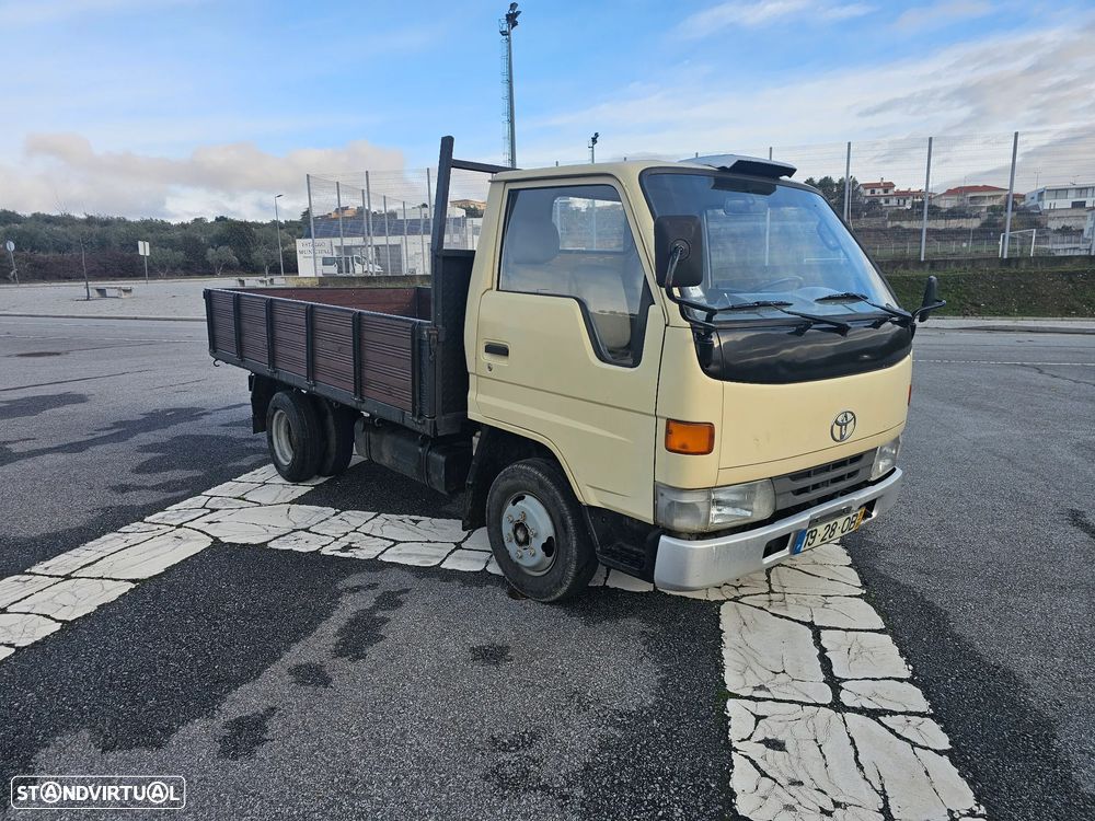Toyota Dyna - 1