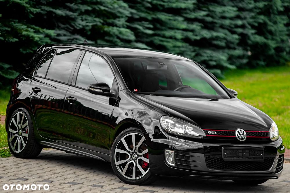 Volkswagen Golf 2.0 GTI DSG adidas - 6