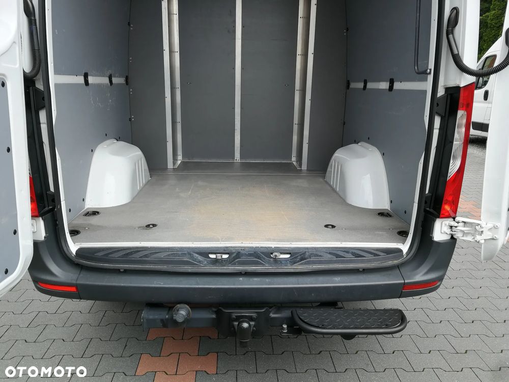 Mercedes-Benz Sprinter 319 - 9
