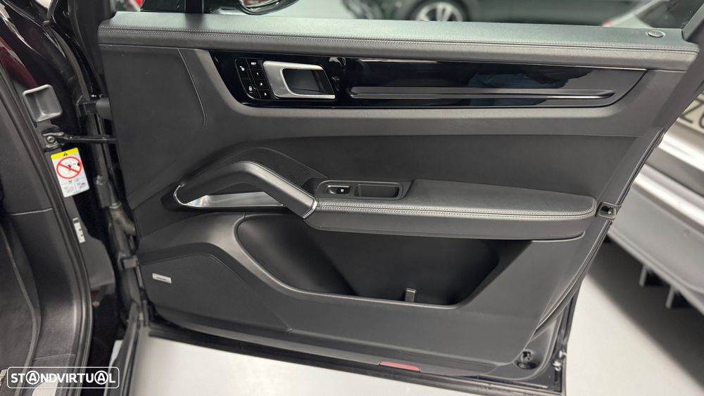 Porsche Cayenne Turbo - 29