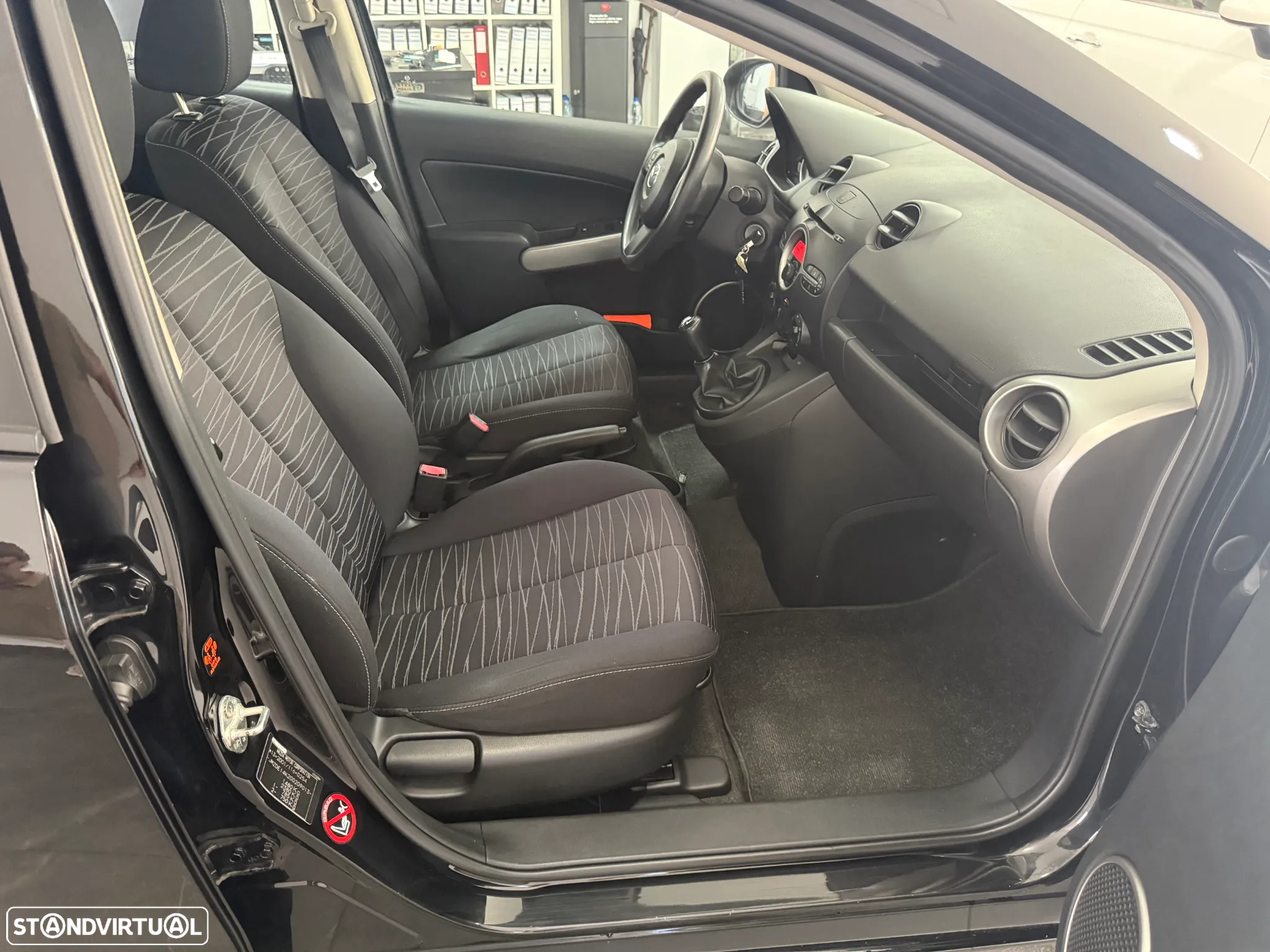 Mazda 2 1.3 MZR Comfort - 12