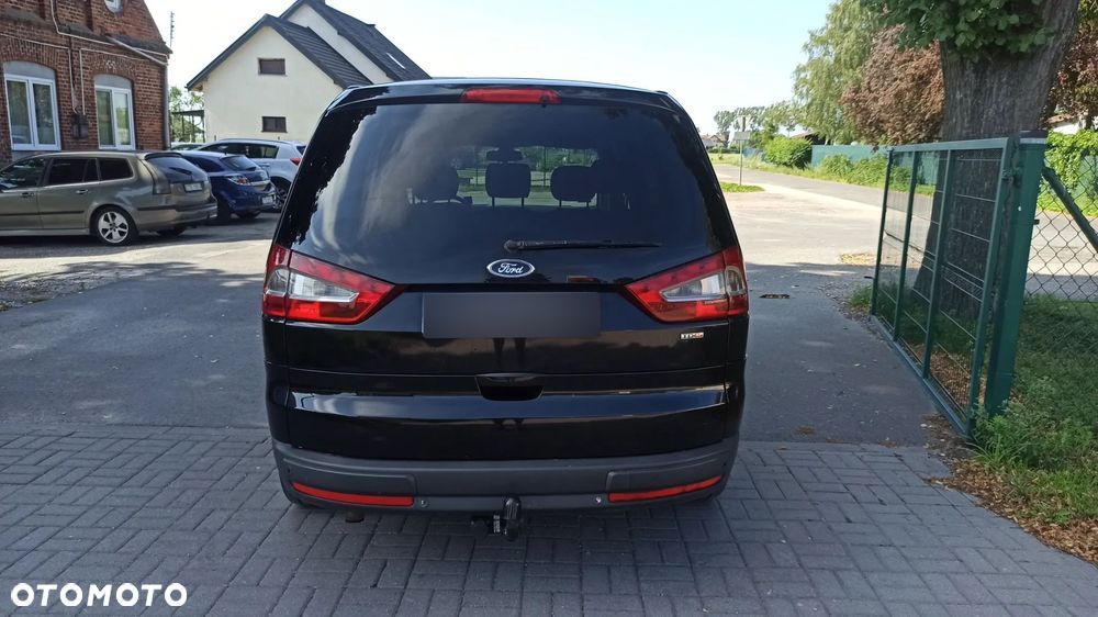Ford Galaxy - 8