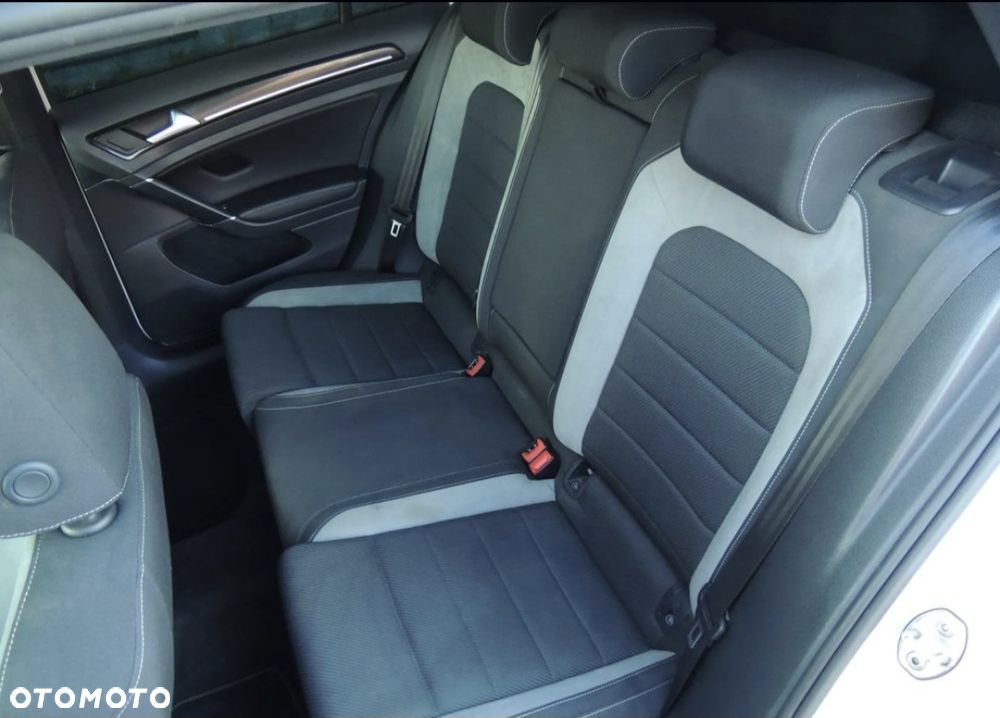 Volkswagen Golf - 17