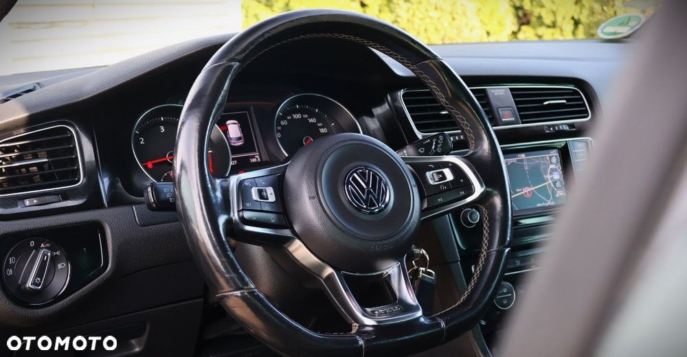 Volkswagen Golf - 11