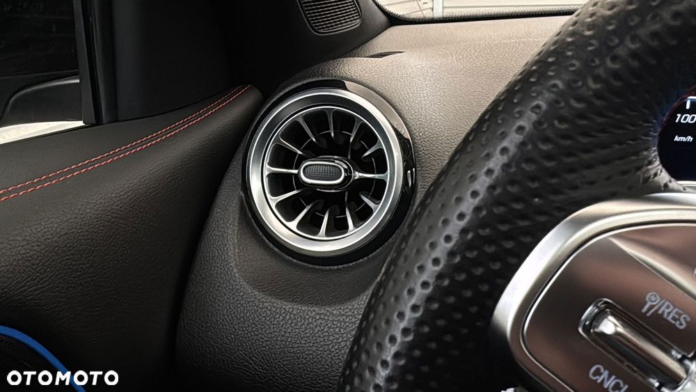 Mercedes-Benz GLB 200 4-Matic Style 8G-DCT - 16