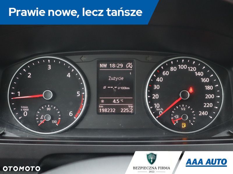 Volkswagen Caravelle - 13