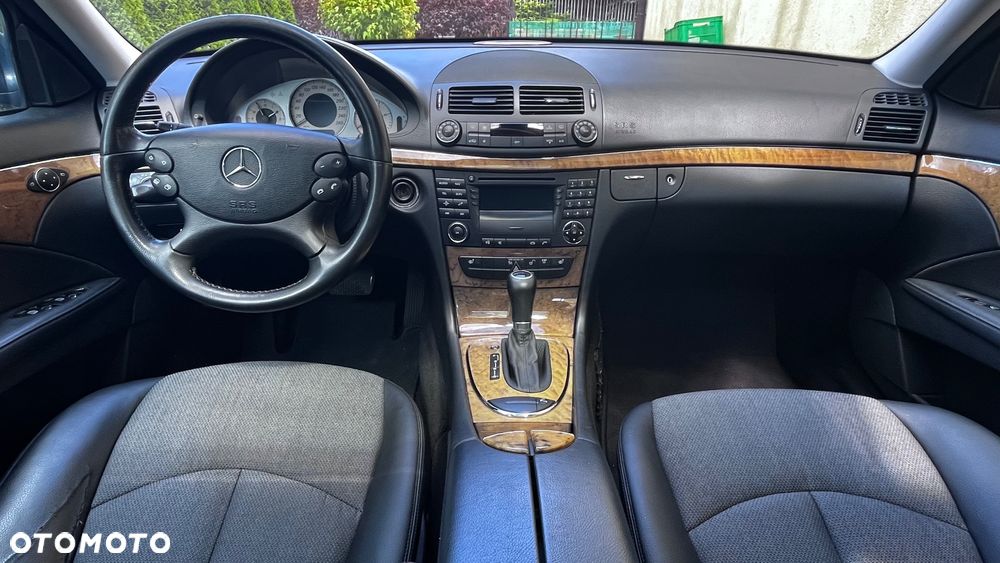 Mercedes-Benz Klasa E - 27
