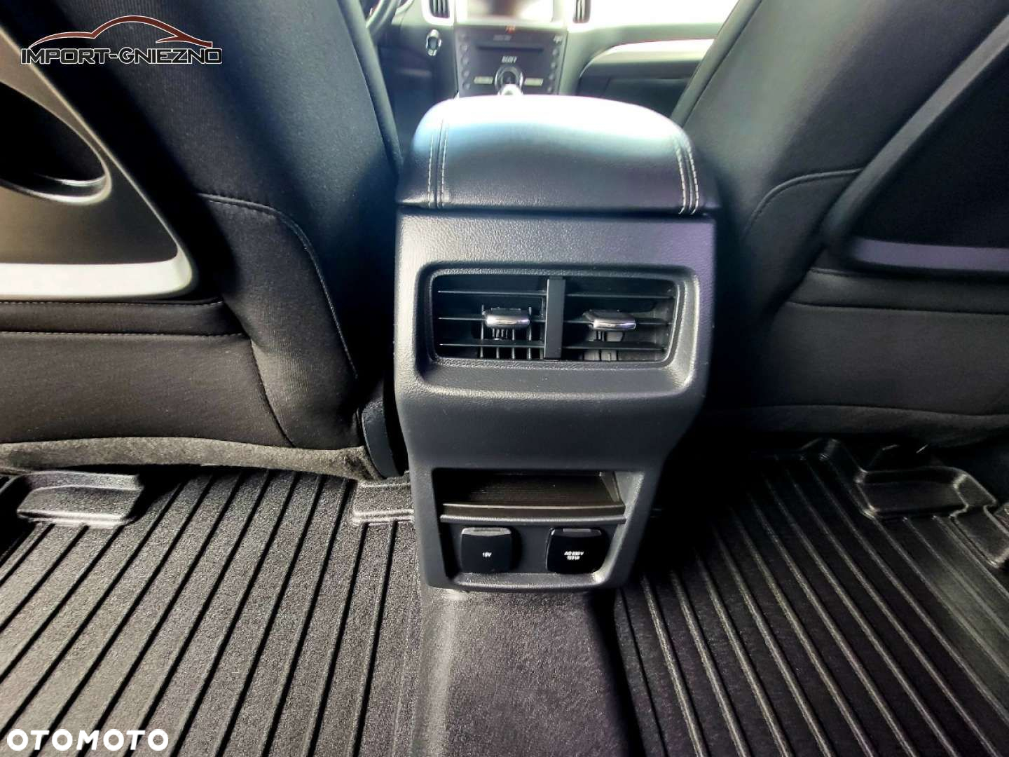Ford S-Max - 22