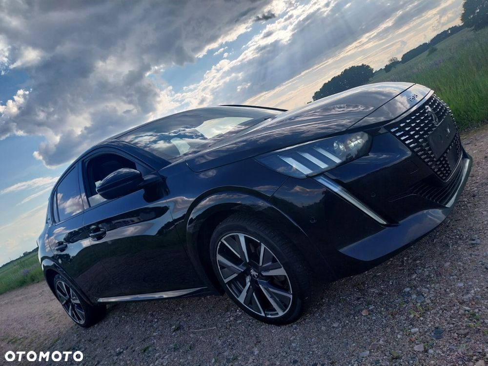 Peugeot 208 - 16