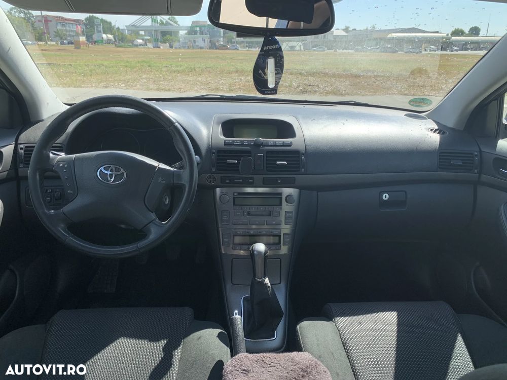 Toyota Avensis 2.0 VVT-i Sol - 17