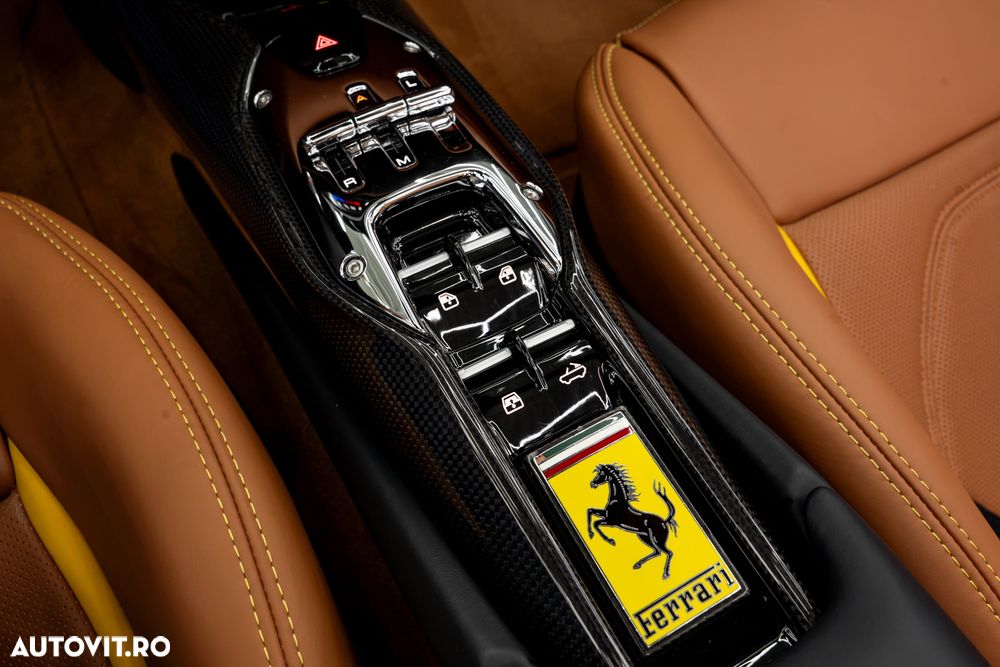 Ferrari 296 GTS - 34