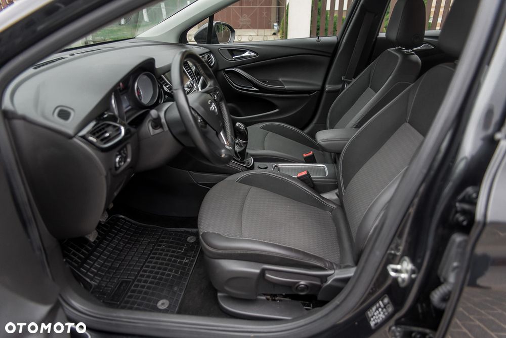 Opel Astra 1.4 Turbo Edition - 25