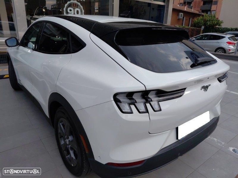 Ford Mustang Mach-E - 3