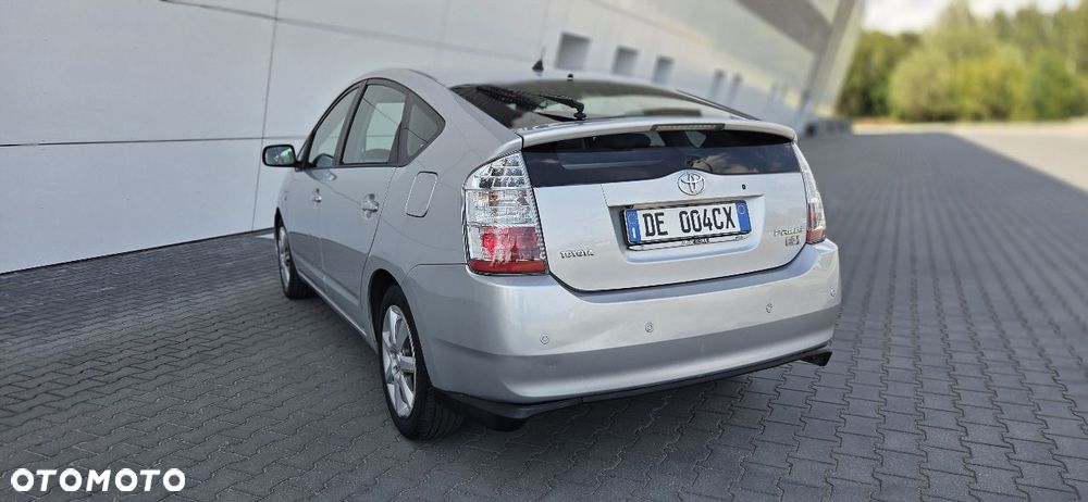 Toyota Prius 1.5 VVT-i Sol - 8