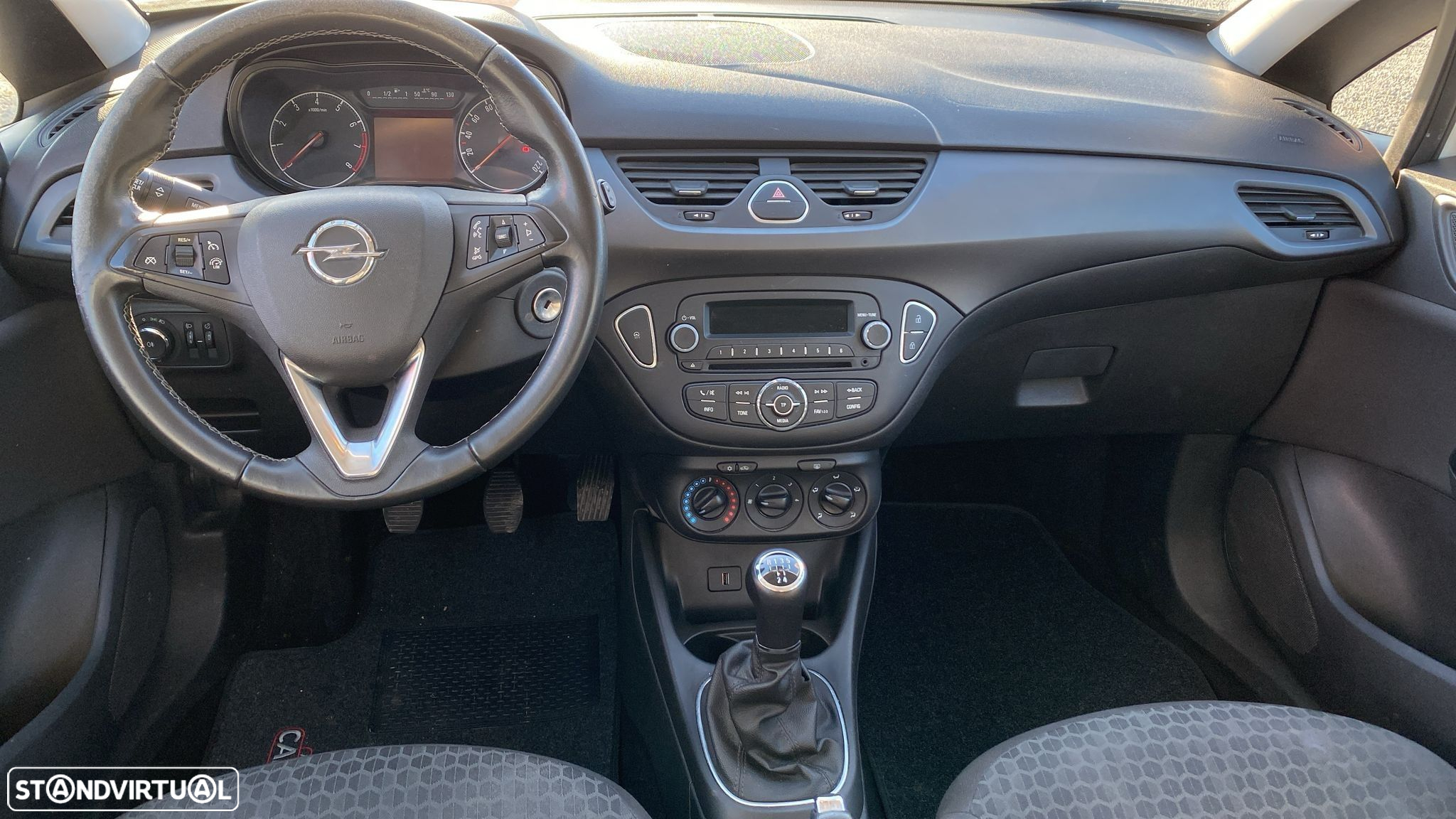 Opel Corsa 1.2 120 Anos - 12