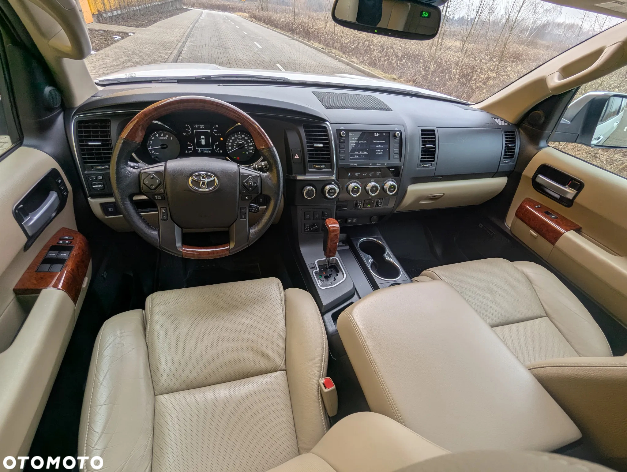 Toyota Sequoia - 11