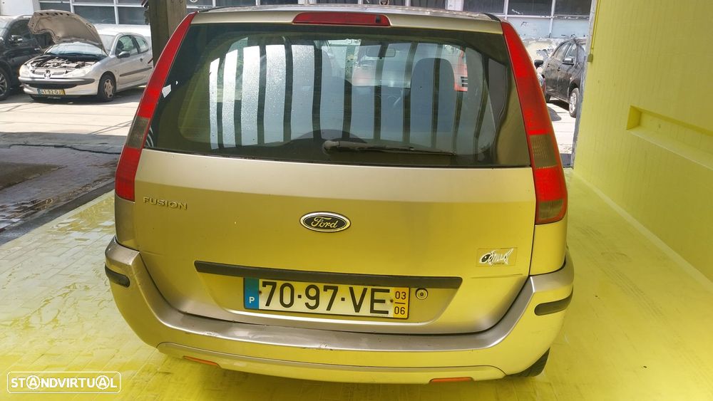 Ford Fusion 1.6 + - 17