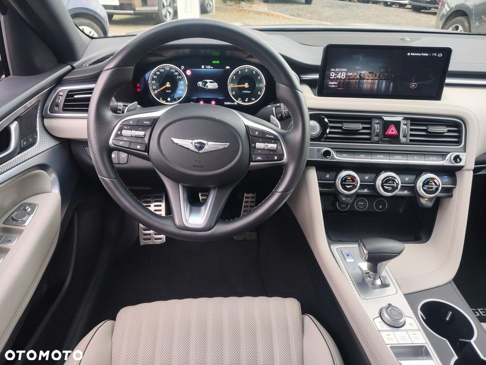 Genesis G70 2.0T Plus RWD 8AT Sport - 12