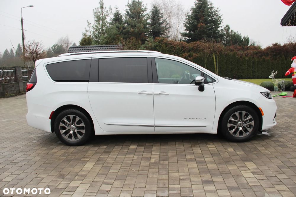 Chrysler Pacifica - 11