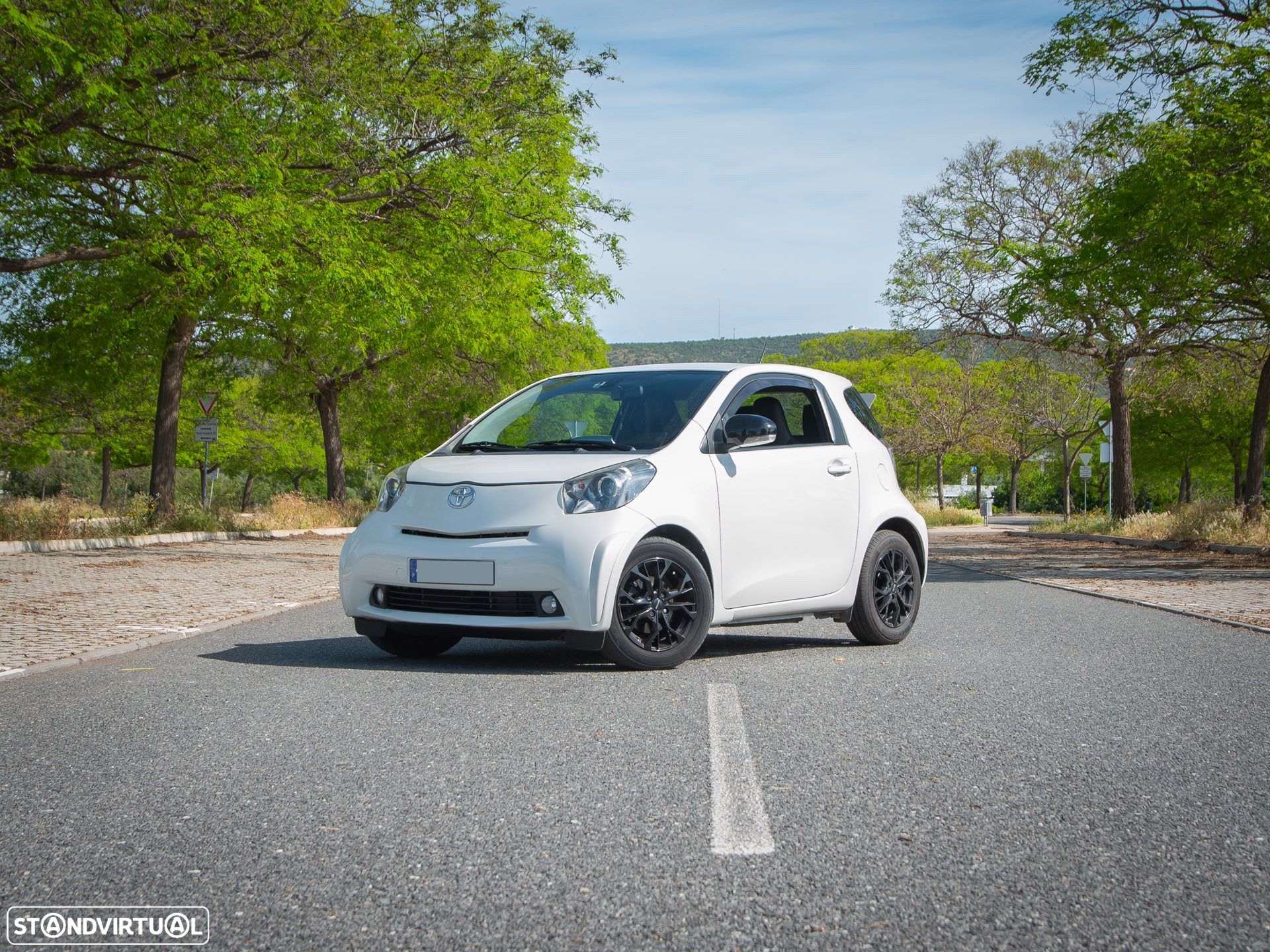 Toyota iQ 1.0 VVT-i 2 MultiDrive - 1
