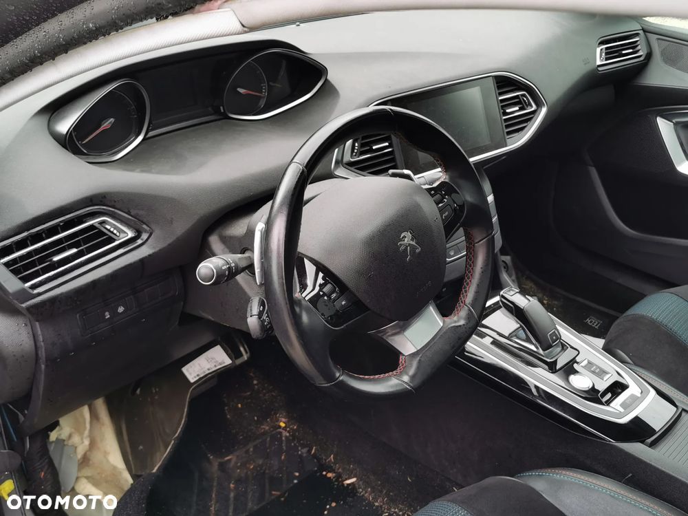 Peugeot 308 PureTech 130 GPF EAT8 Stop & Start Tech Edition - 4