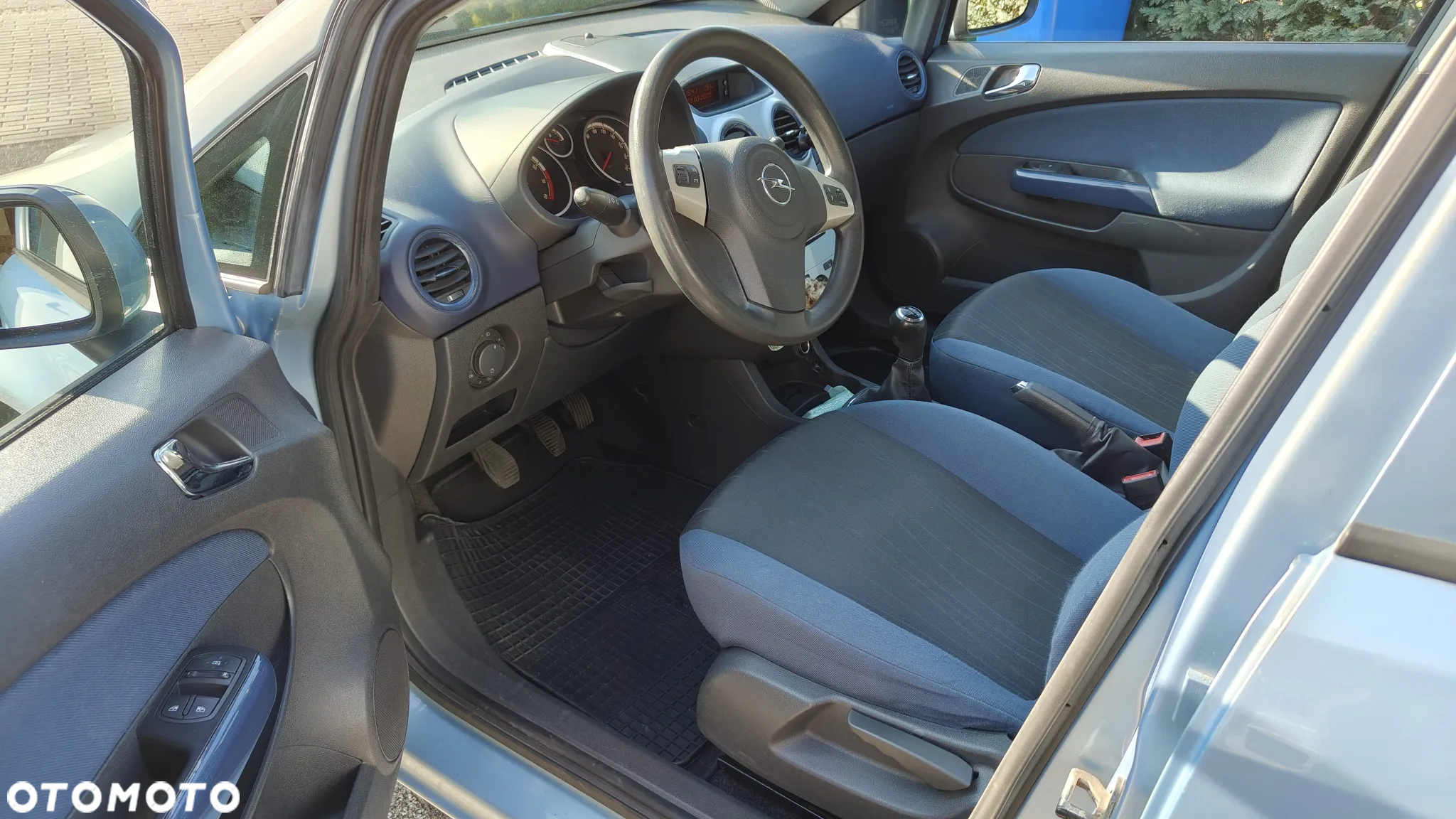 Opel Corsa 1.2 16V Cosmo - 9