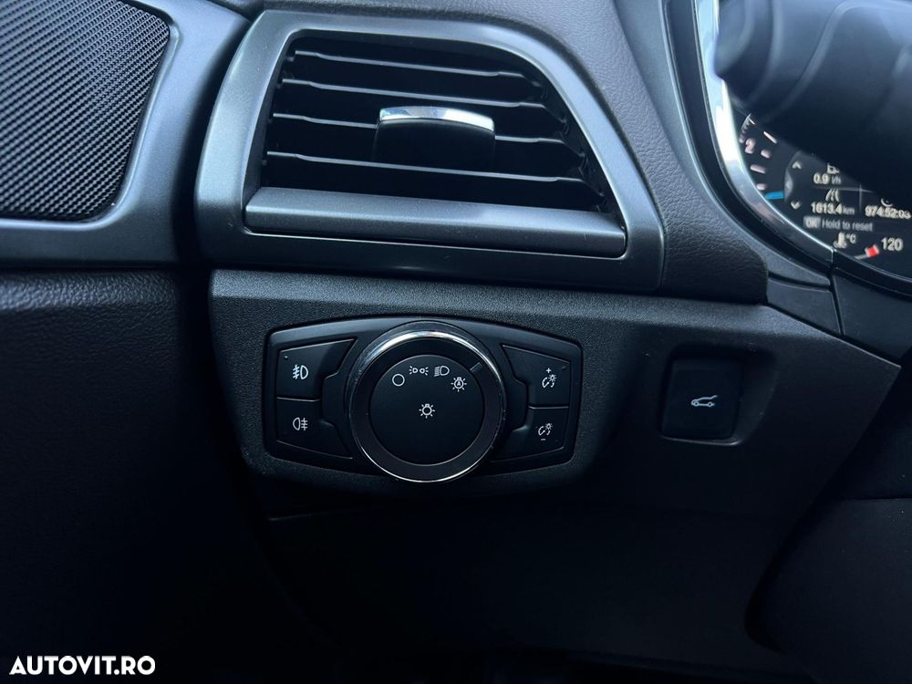 Ford Mondeo - 26