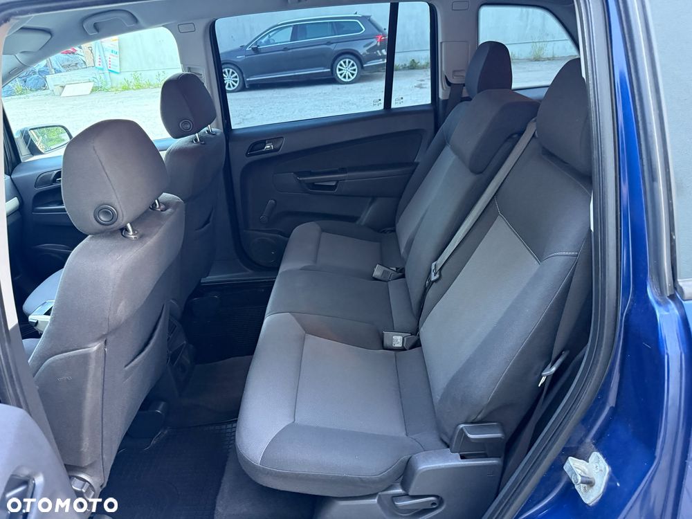 Opel Zafira 1.6 Enjoy - 33