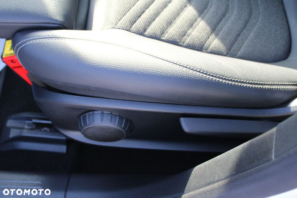 Mercedes-Benz CLA - 19