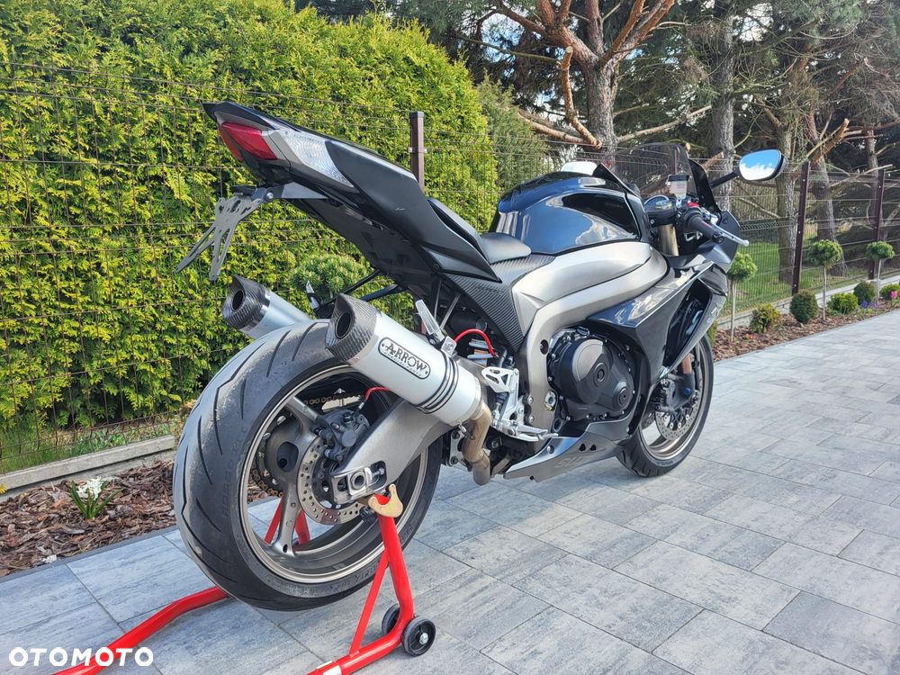 Suzuki GSX 1000 - 3