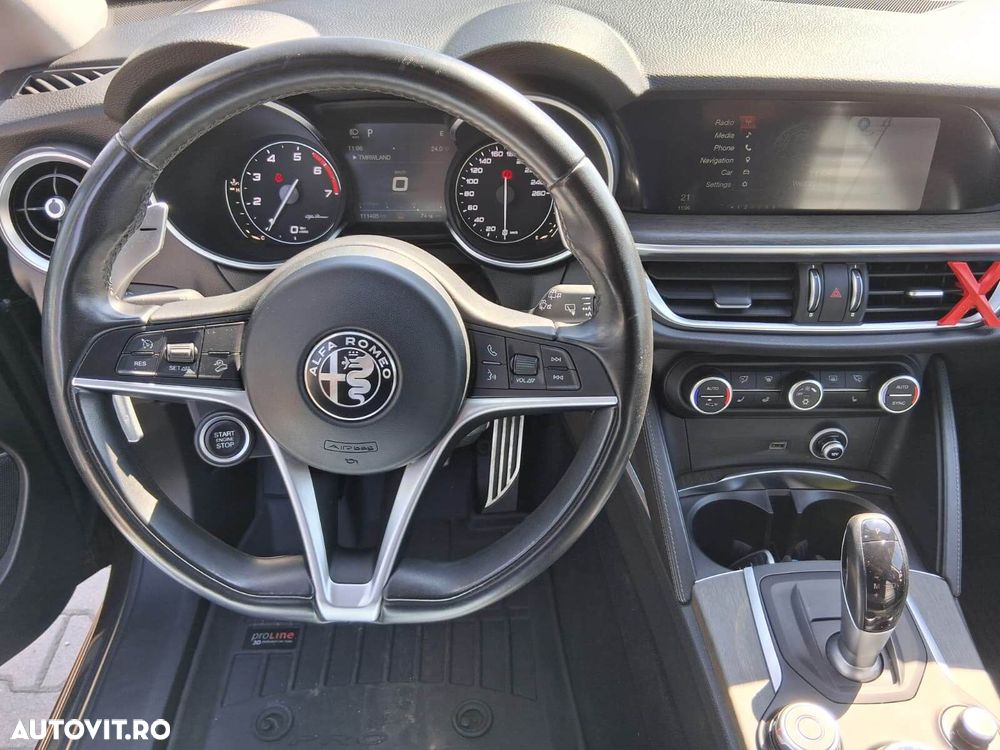 Alfa Romeo Stelvio - 8