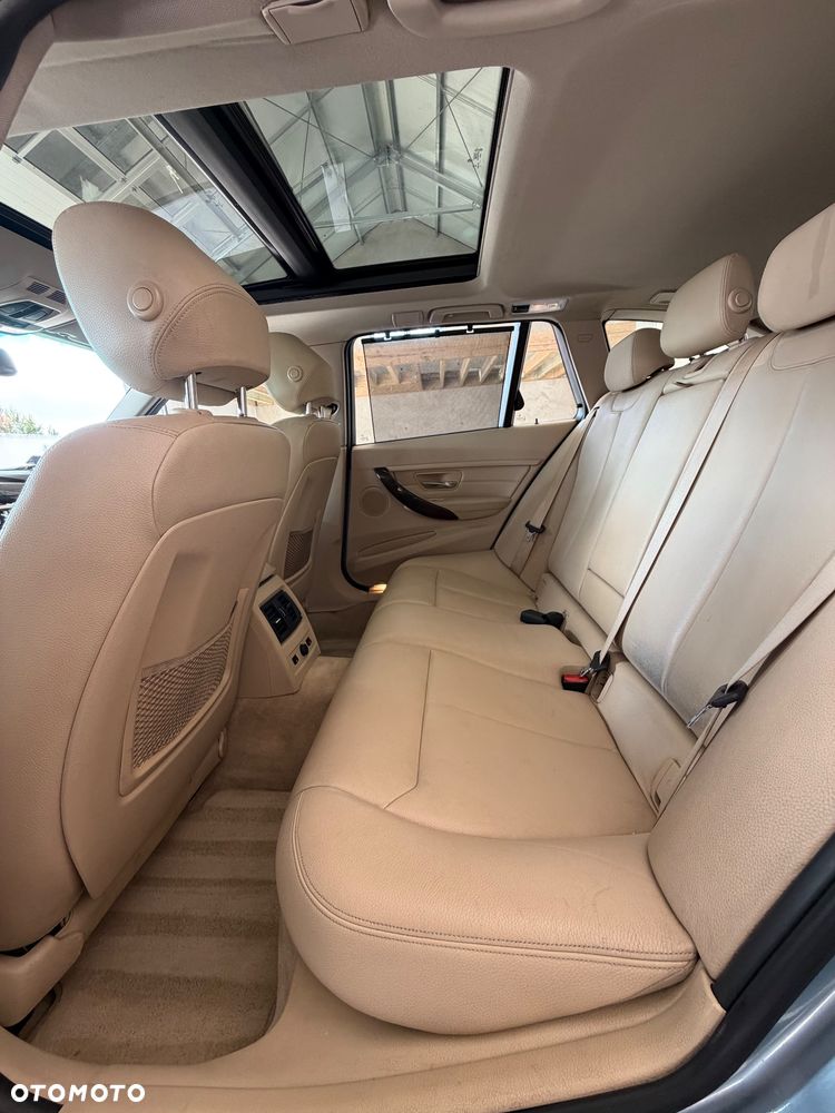 BMW Seria 3 328i xDrive Luxury Line - 30