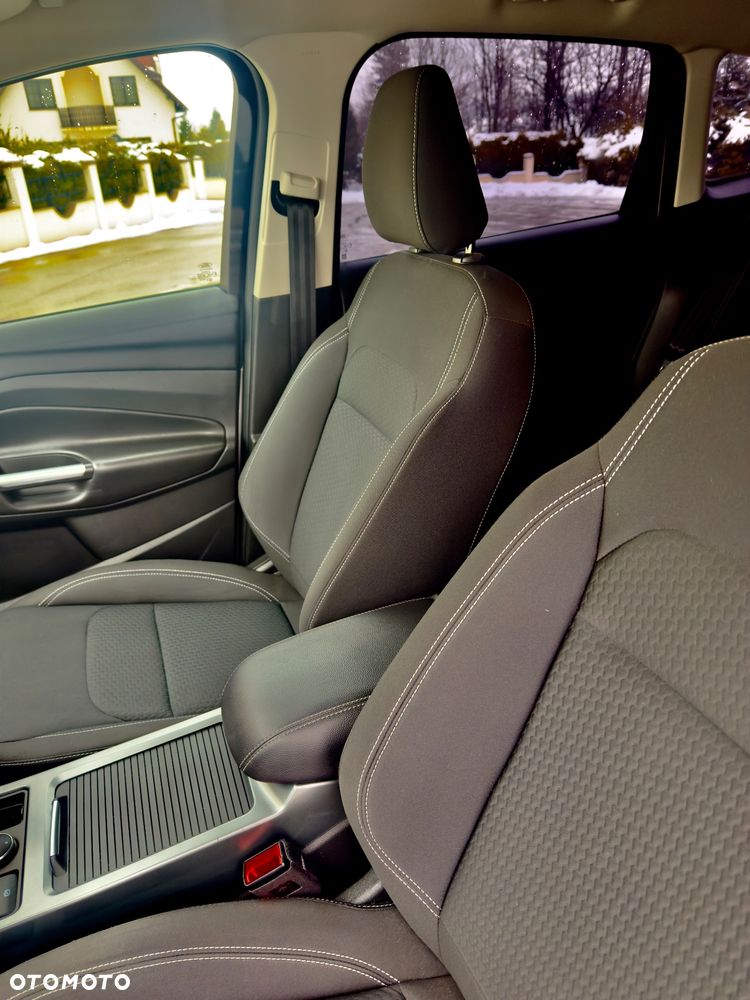 Ford Kuga 2.0 TDCi AWD Titanium - 12