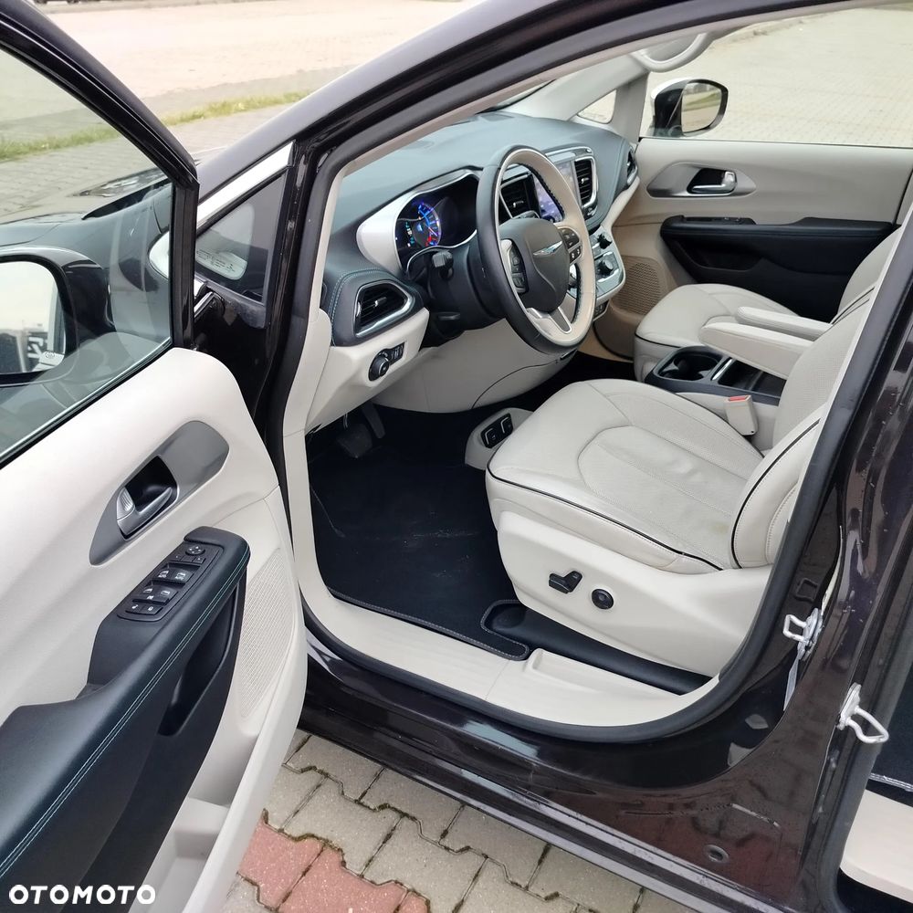 Chrysler Pacifica - 6