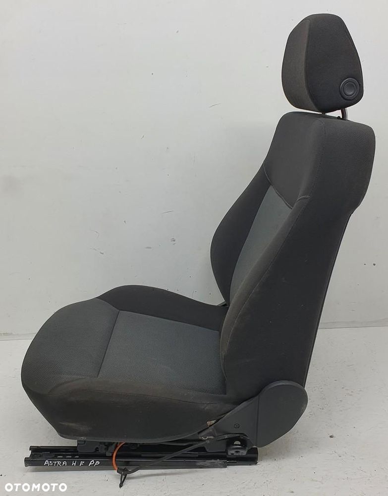 FOTEL PRAWY PRZÓD PRZEDNI PASAŻERA OPEL ASTRA III H EUROPA - 7